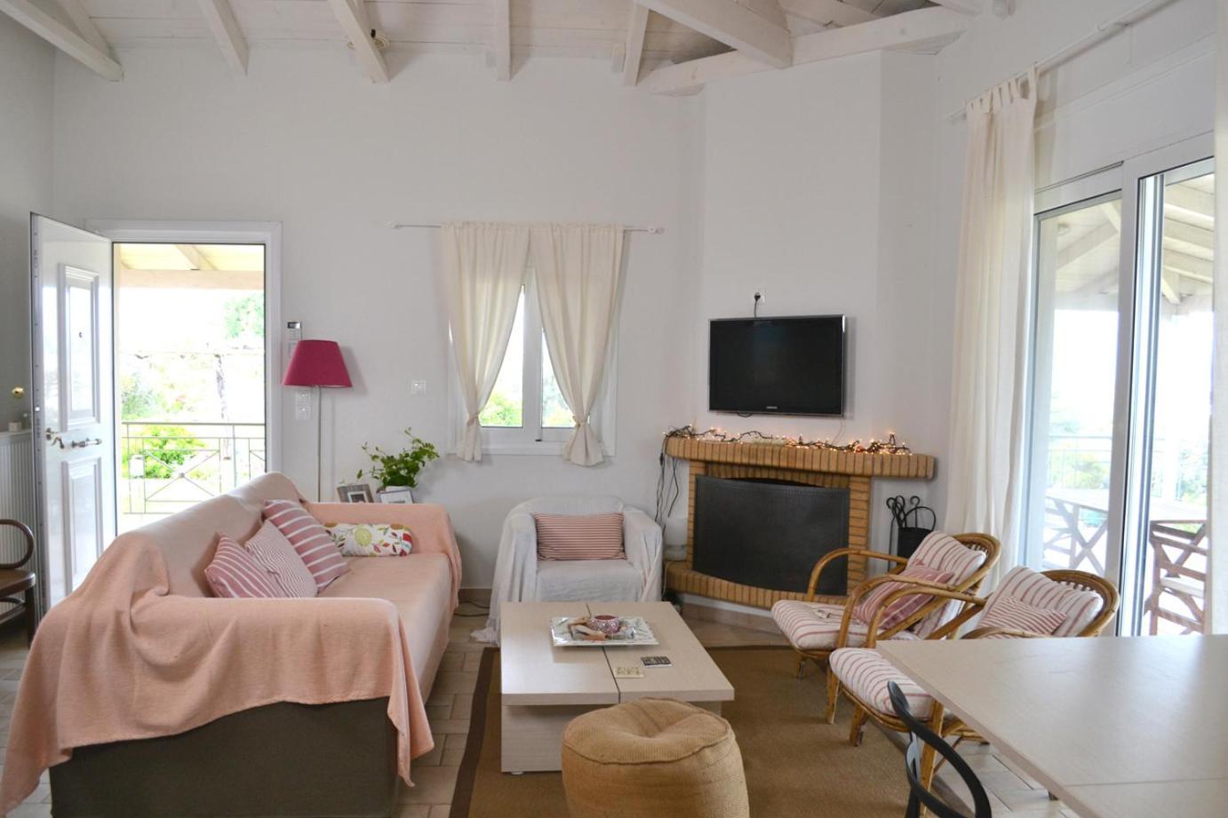 Corinthian Sun - Vacation Home Buitenkant foto