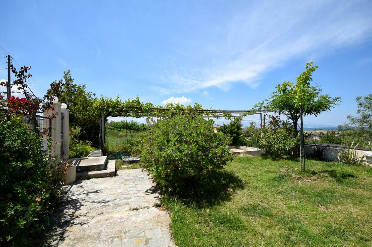 Corinthian Sun - Vacation Home Buitenkant foto