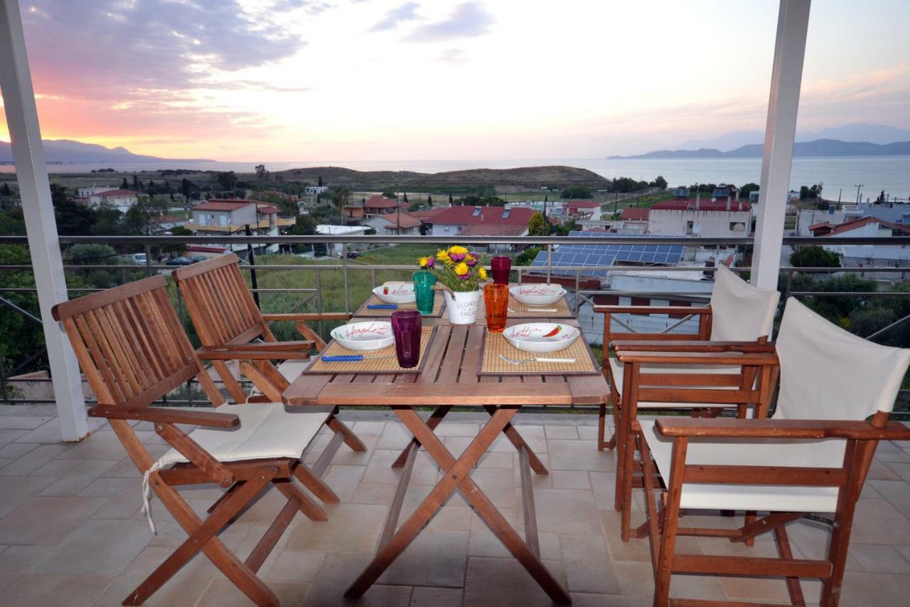 Corinthian Sun - Vacation Home Buitenkant foto
